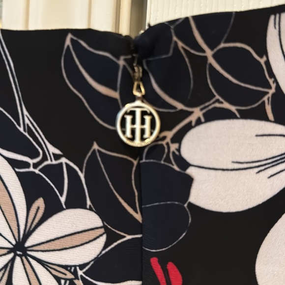 Size 16 nearly new Tommy Hilfiger Knit Dress - Picture 3 of 5